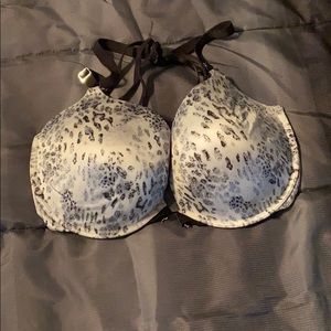 Front clasp victoria bra